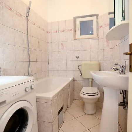 Remarkable 2-bed In Okrug Gornji Trogir