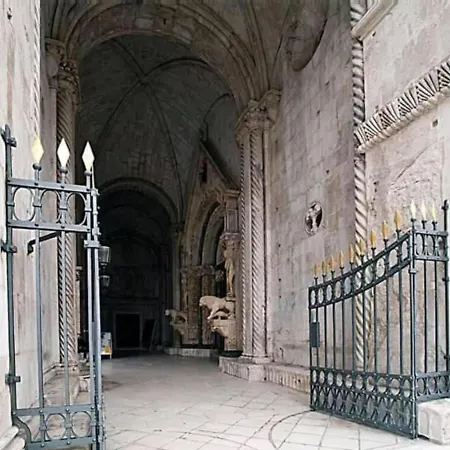 Apartman Remarkable 2-bed In Okrug Gornji