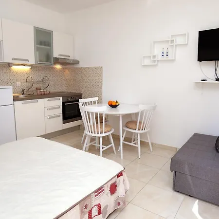 Remarkable 2-bed In Okrug Gornji Appartement Trogir