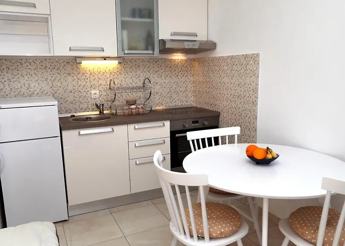 Appartement Remarkable 2-bed In Okrug Gornji
