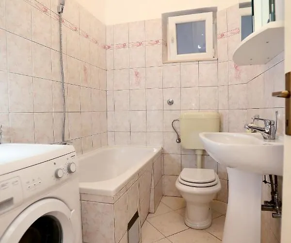 Remarkable 2-bed In Okrug Gornji Trogir